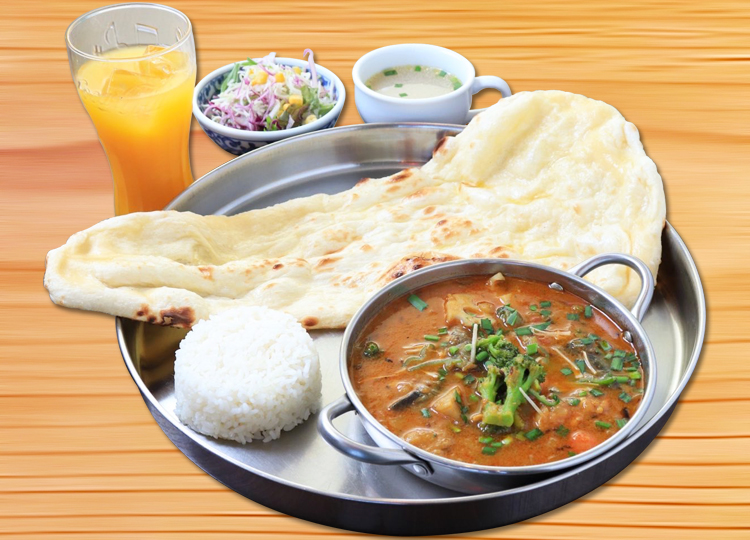 刈谷 ランチ チキンスープカレーセット